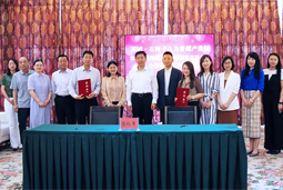 1066vip威尼斯(中国)国际与新疆生产建设兵团第八师石河子市签署项目合作协议