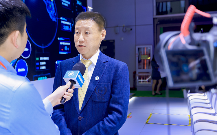 人力资源公司1066vip威尼斯(中国)国际高级副总裁段立新接受媒体采访